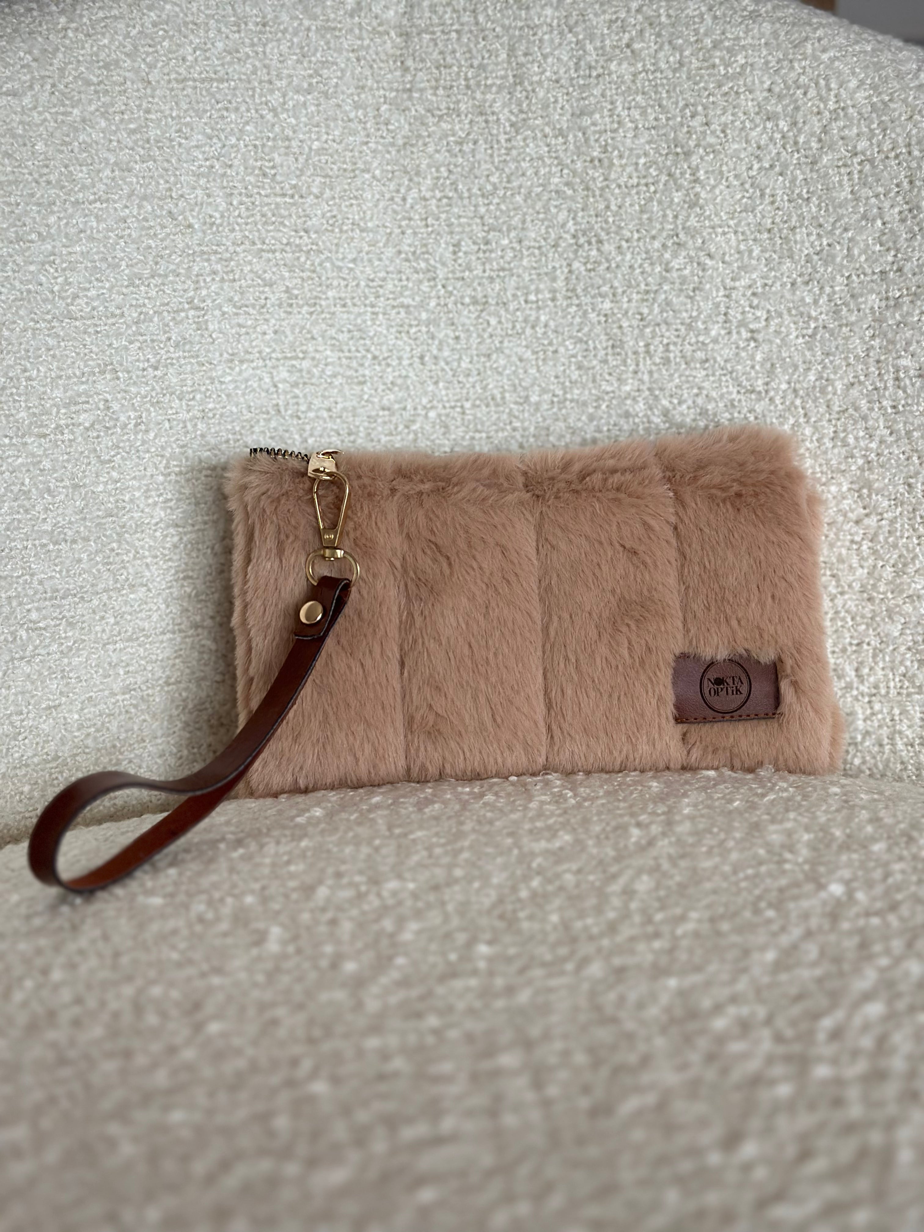 Soft Touch Peluş Gözlük ve Seyahat Çantası | Kahverengi