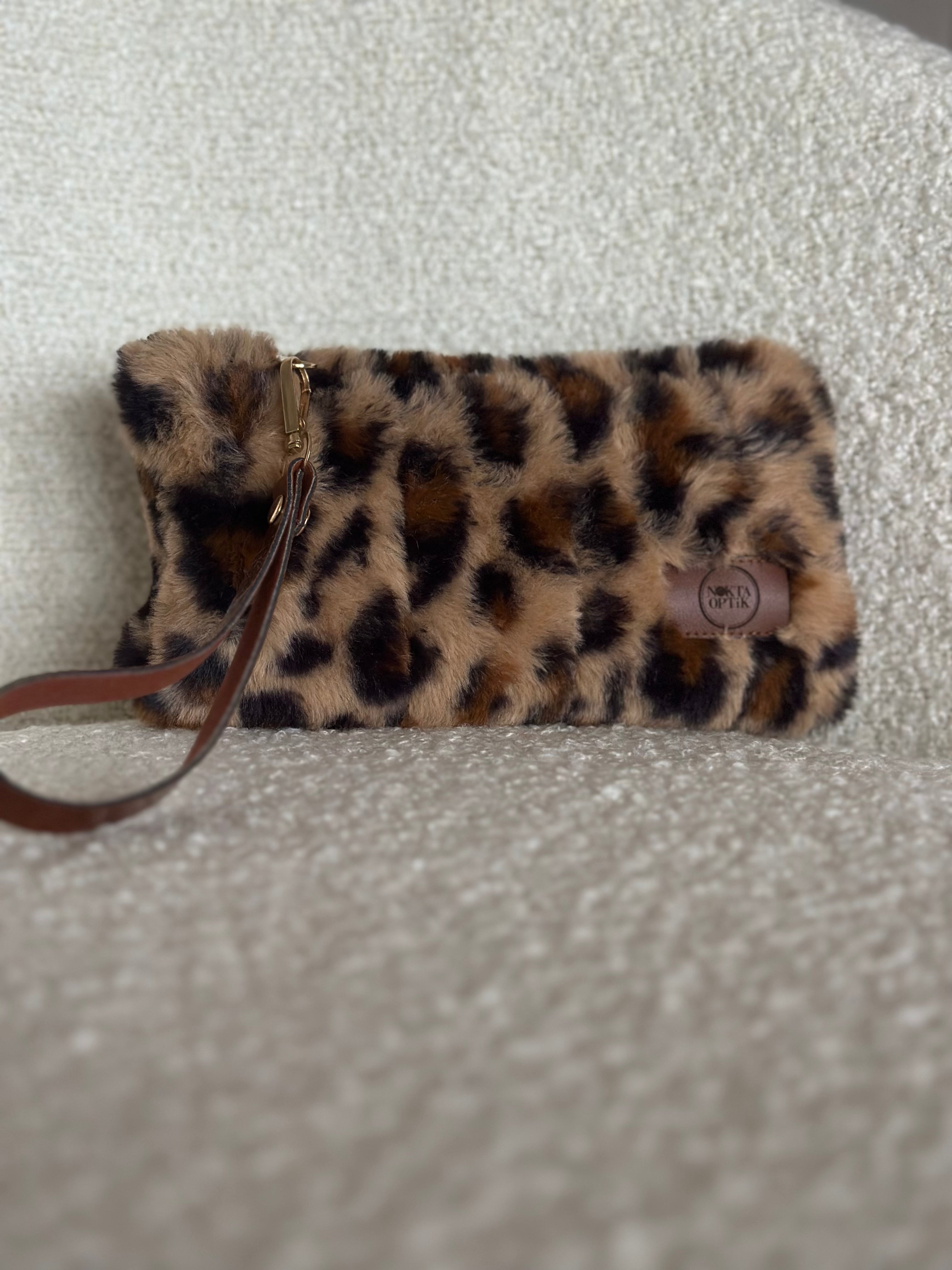 Soft Touch Peluş Gözlük ve Seyahat Çantası | Leopar